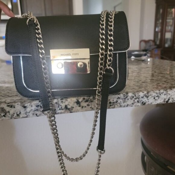🎉 Michael Kors CONVERTIBLE SHOULDER BAG - Picture 1 of 11